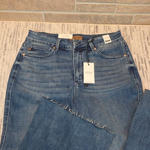 Judy Blue Women’s Curvy Mid Rise Tummy Control Blue Flared Jeans Sz 16W - Picture 4 of 13